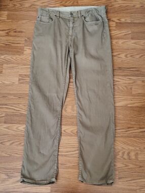 Polo Ralph Lauren Straight Fit Khaki Pants (Jeans Style)